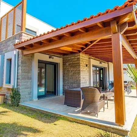 Superb 3br W Pool Gumusluk Villa *