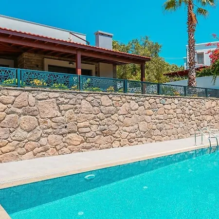 Superb 3br W Pool Gumusluk Villa *