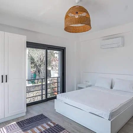 Superb 3br W Pool Gumusluk Villa *